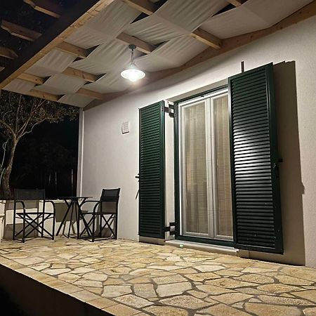 The Old Stables Apartment Vátos Dış mekan fotoğraf