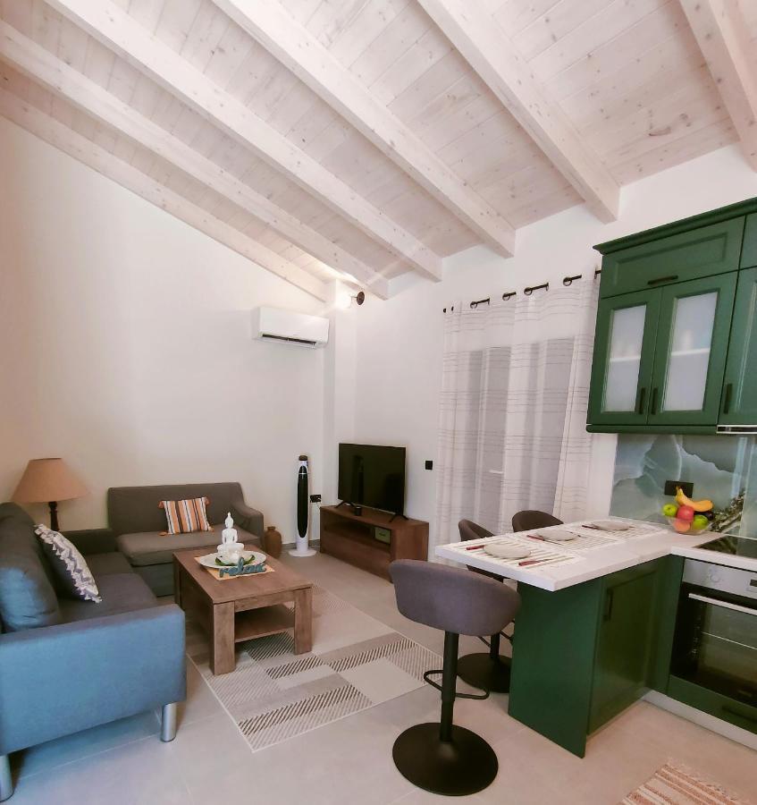 The Old Stables Apartment Vátos Dış mekan fotoğraf