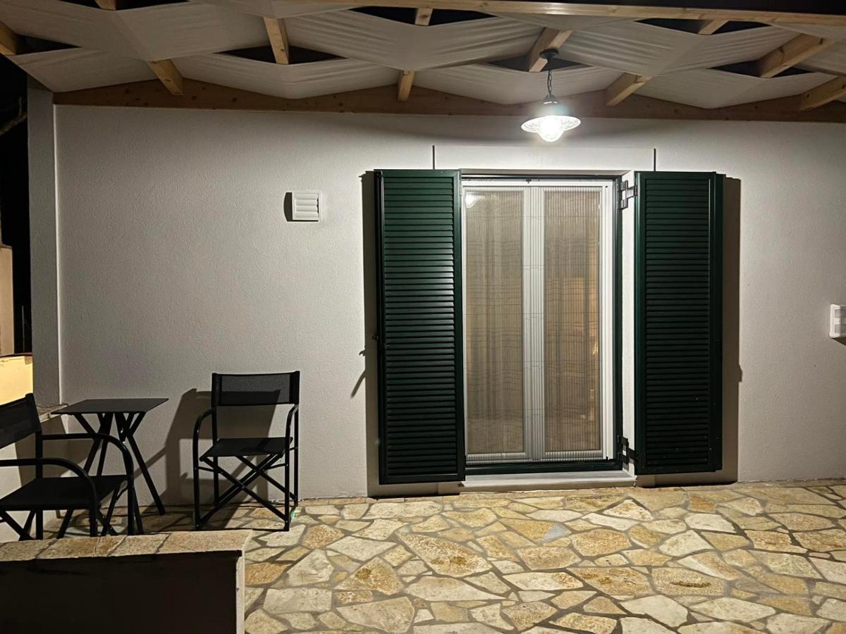 The Old Stables Apartment Vátos Dış mekan fotoğraf