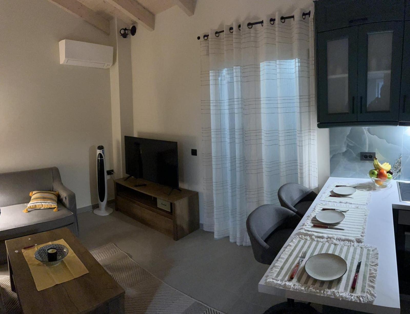 The Old Stables Apartment Vátos Dış mekan fotoğraf